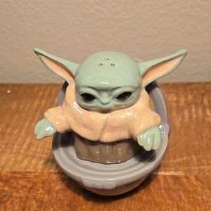 Baby Yoda Star Wars Ceramic Salt And Pepper Figurine